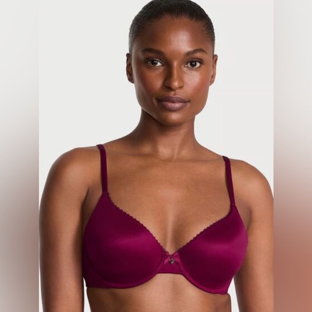 Burgundy body by Victoria lightly lined bra 36C